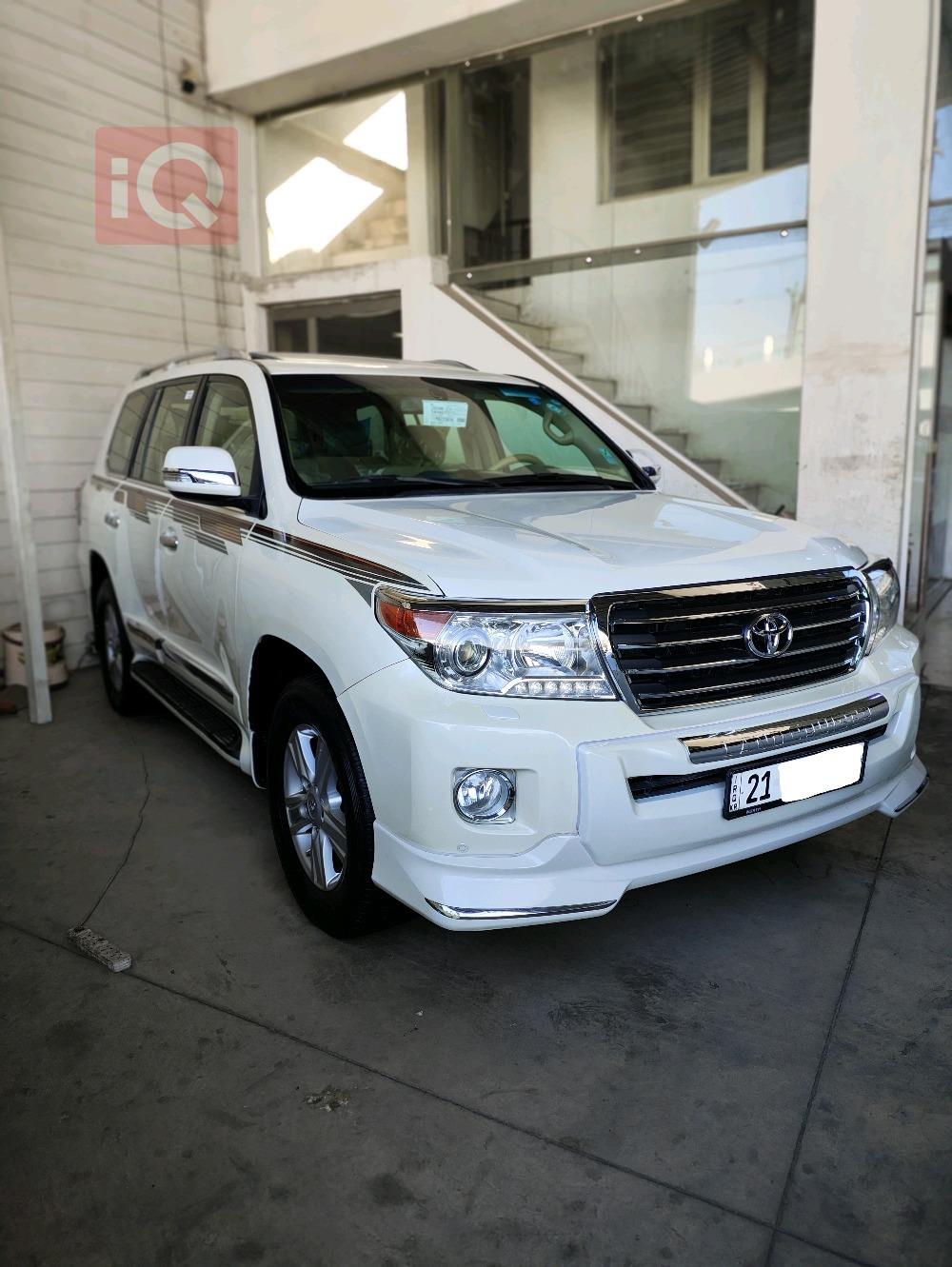 تۆیۆتا لاند کروزەر